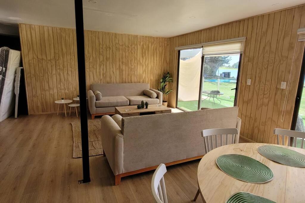 Casa en lago rapel con orilla propia