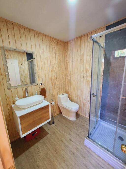Casa en lago rapel con orilla propia
