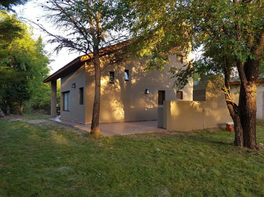 Hermosa casa serrana a pasos del rio
