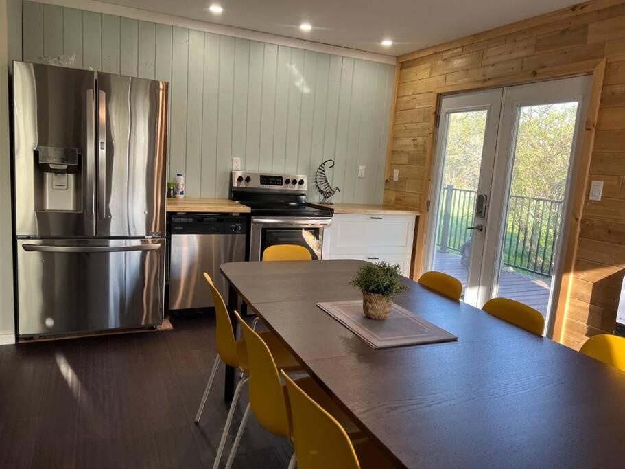 Family friendly cottage ☆walking distance to beach