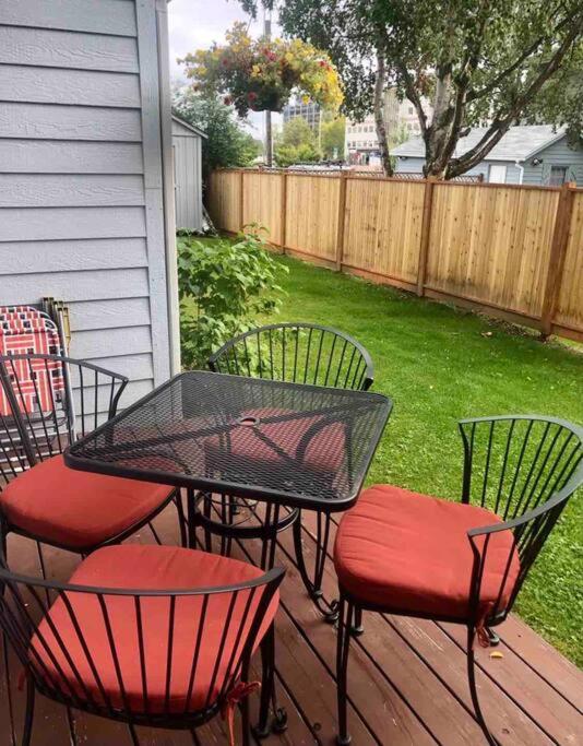 Hotel Lavish 5 Star Modern Villa BEST Location in DOWNTOWN - Image 1