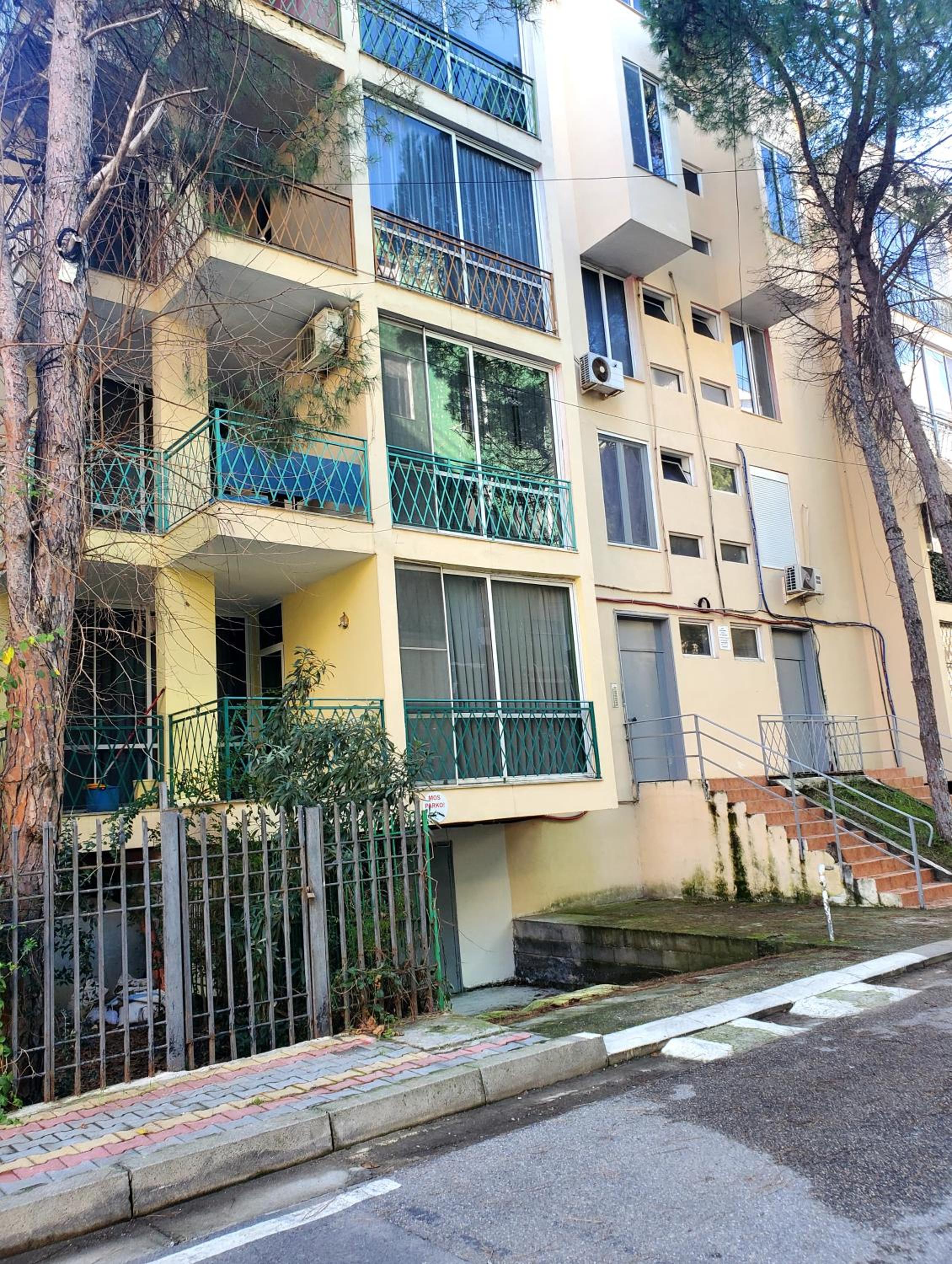 Roni Apartment