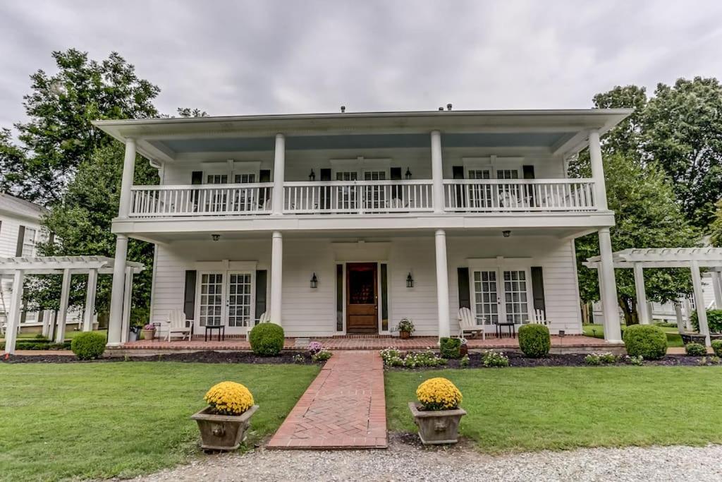 Bonne Terre Inn Crabapple