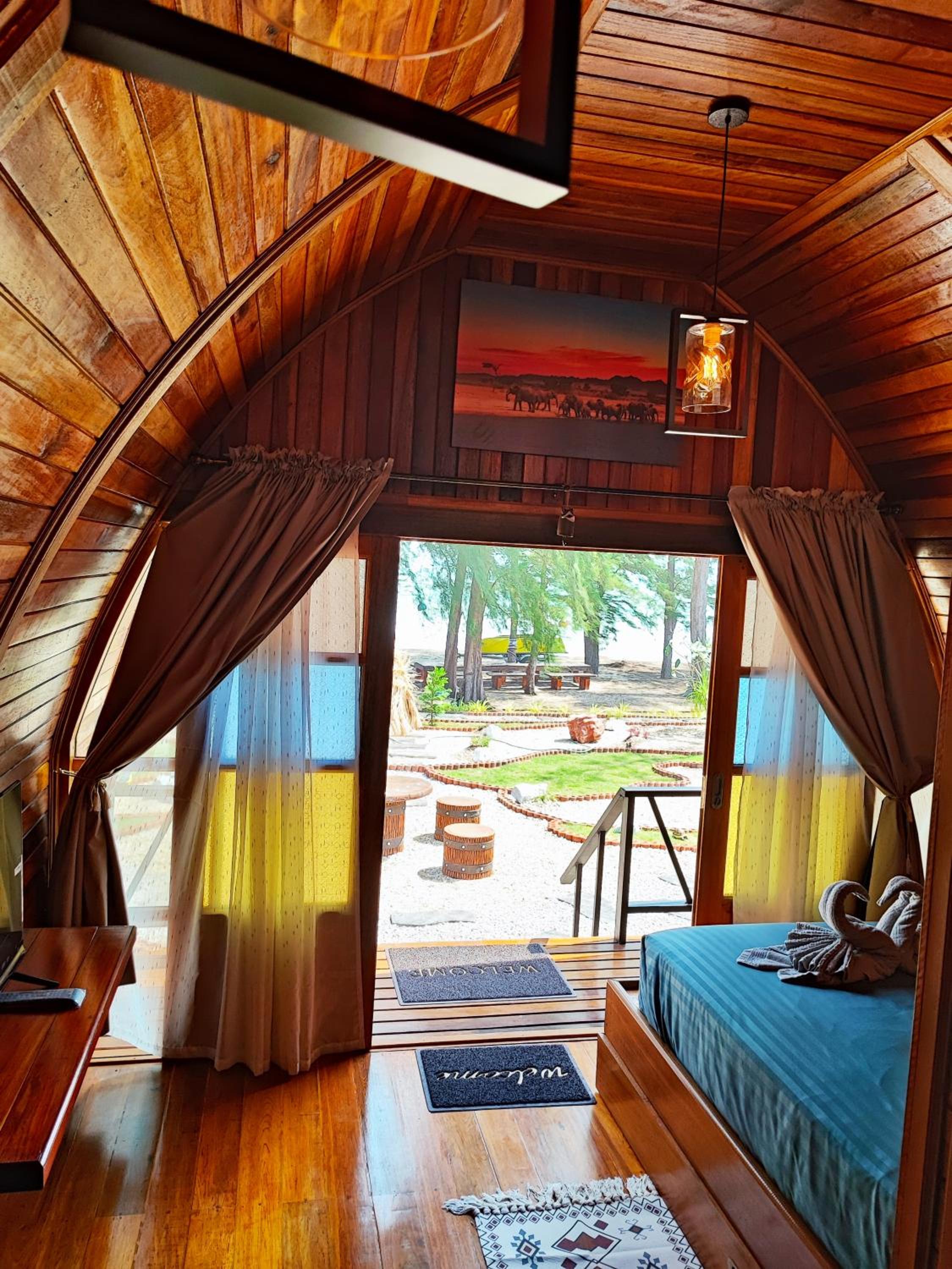 Mumsa Beach Resort & Restaurant