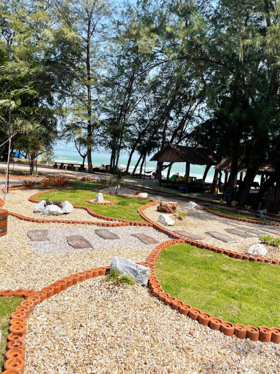 Mumsa Beach Resort & Restaurant
