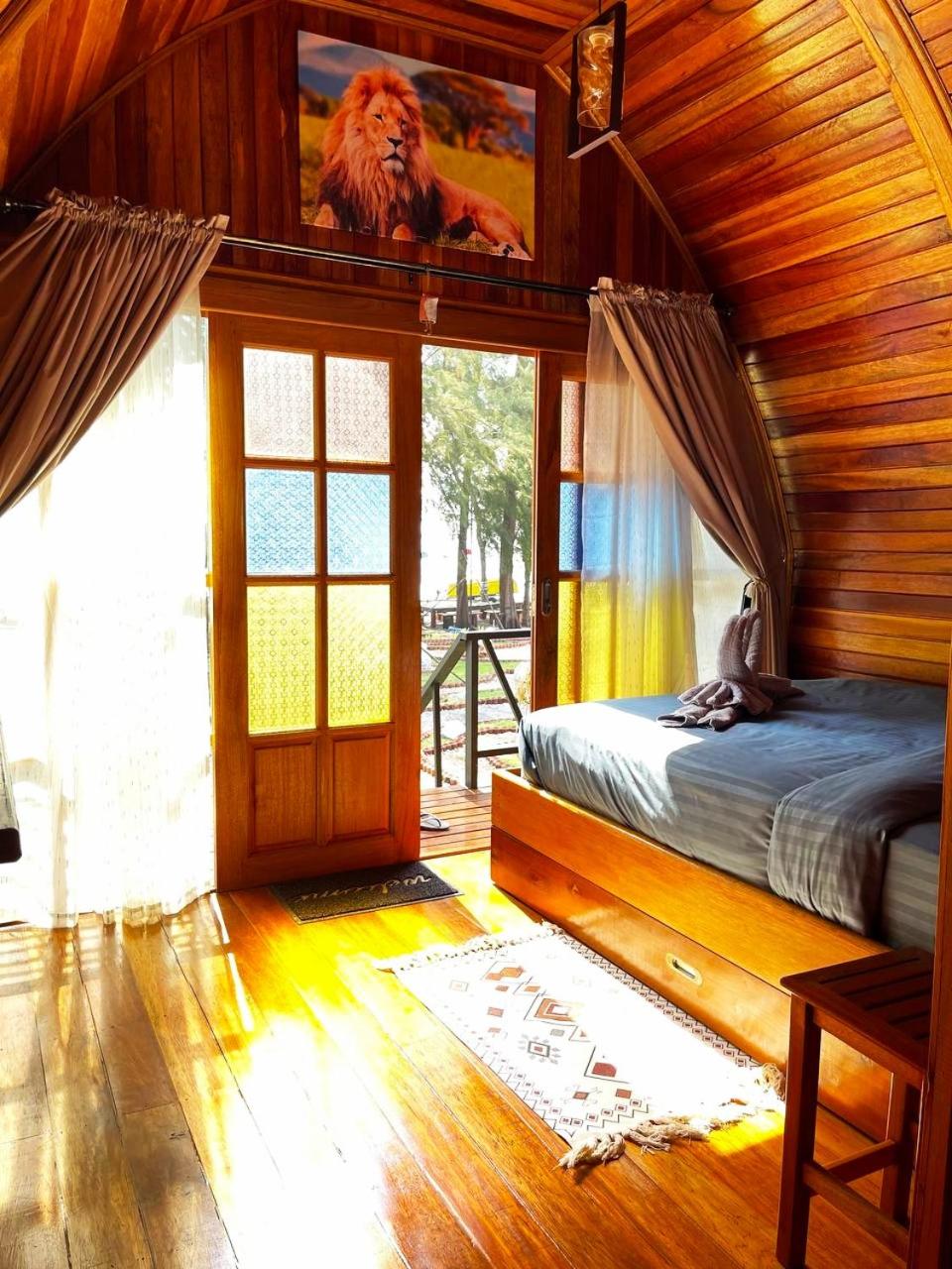 Mumsa Beach Resort & Restaurant