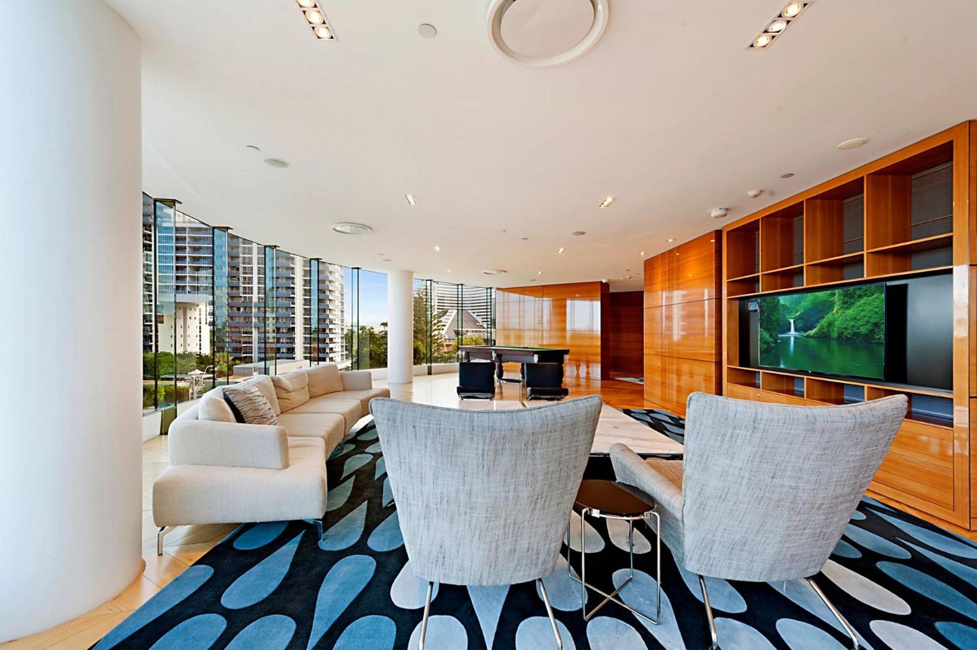 Oracle Broadbeach Wonderful Modern 2 Bed 1 Bath Apartment - CoastHM