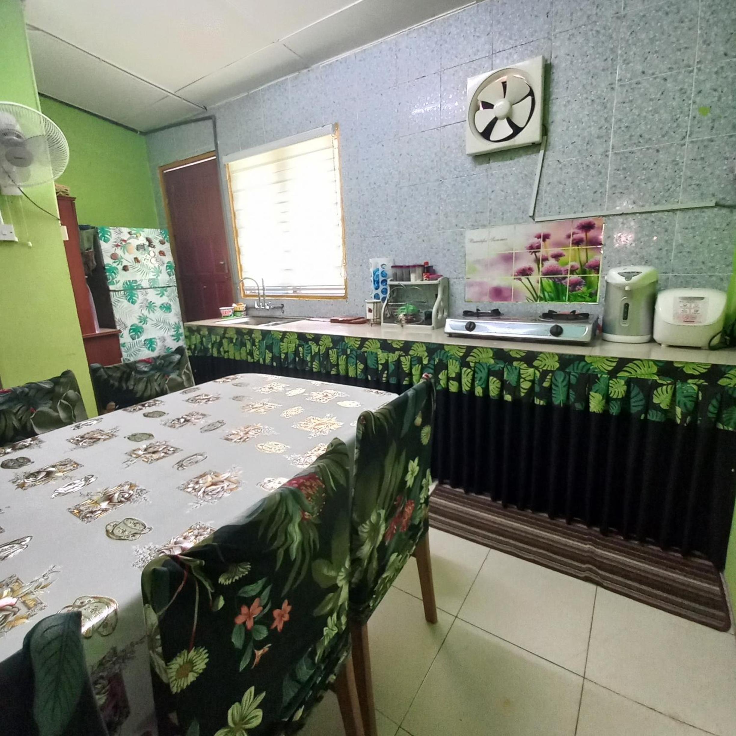 Nur's Homestay photo 6