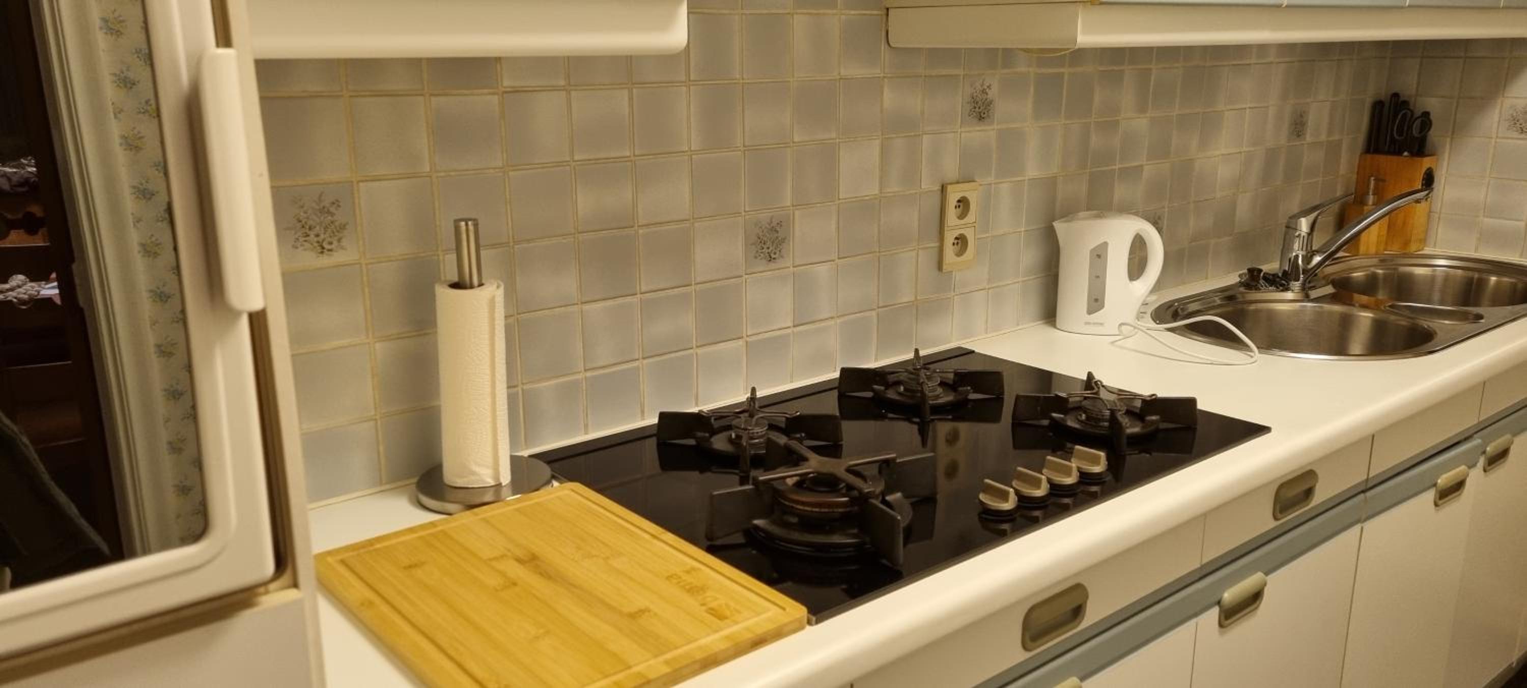 SUPERB FLAT WITH 3 BEDROOMS PARKING AND BALCONy