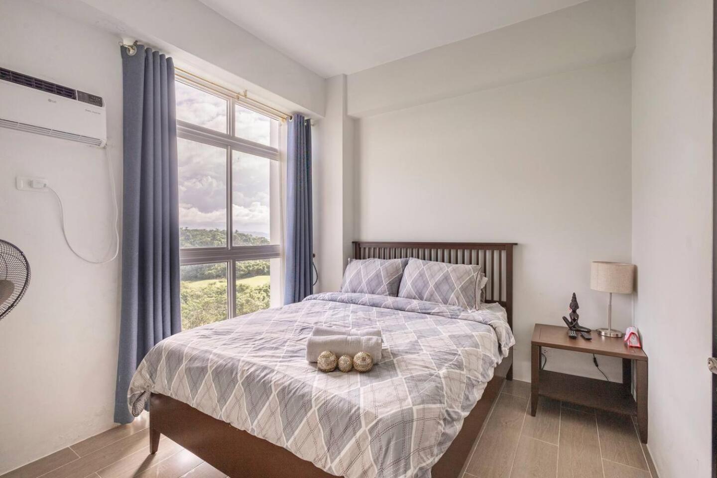 QUIET HOME with private beach view 3