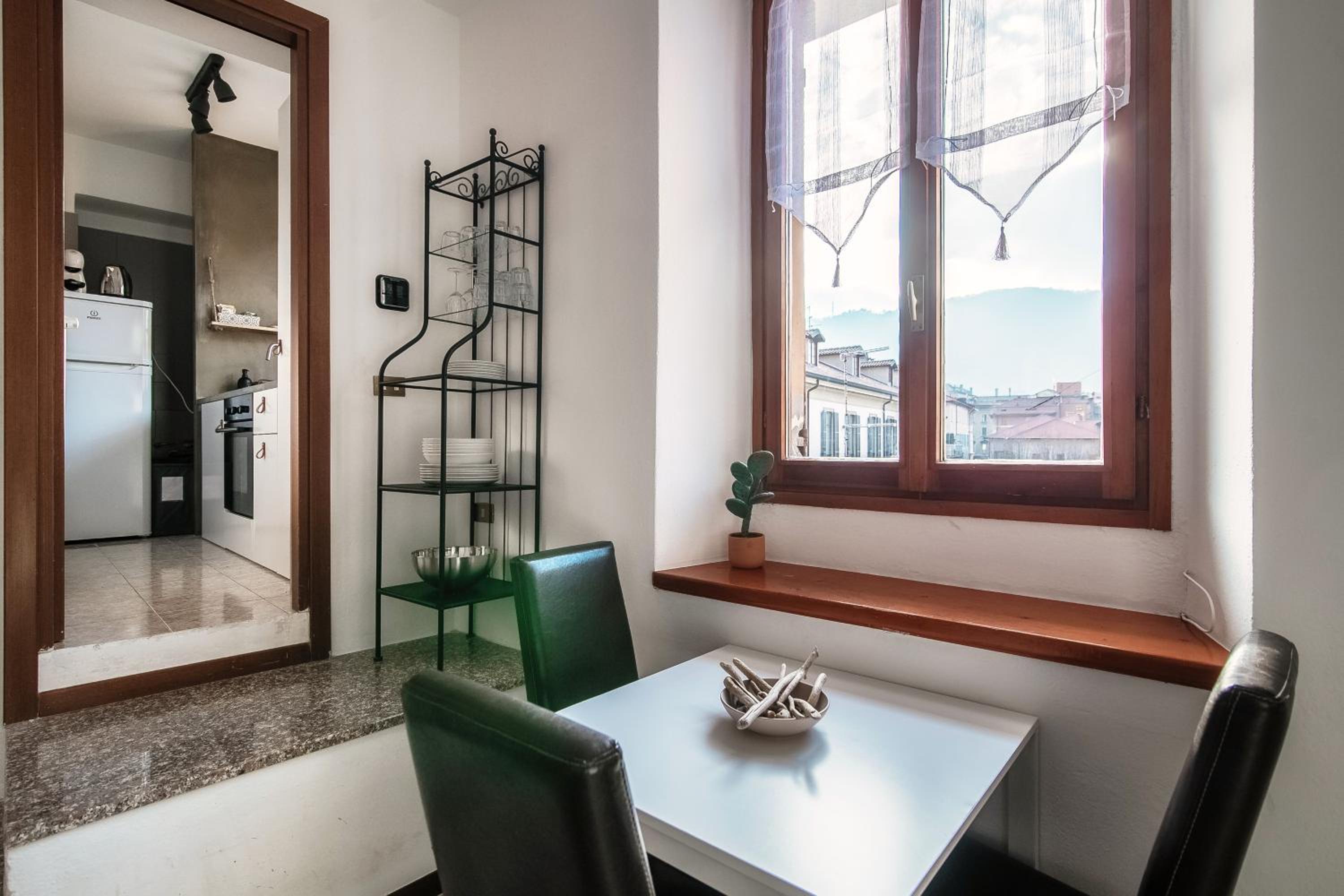 Apartment Piazza Roma by Quokka 360 - historic flat in the centre of Como view 4