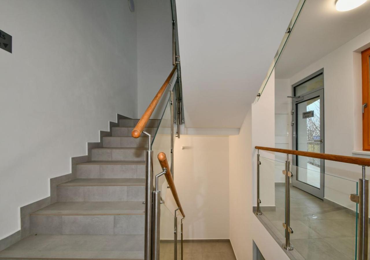 EFI Residence Holzova 28