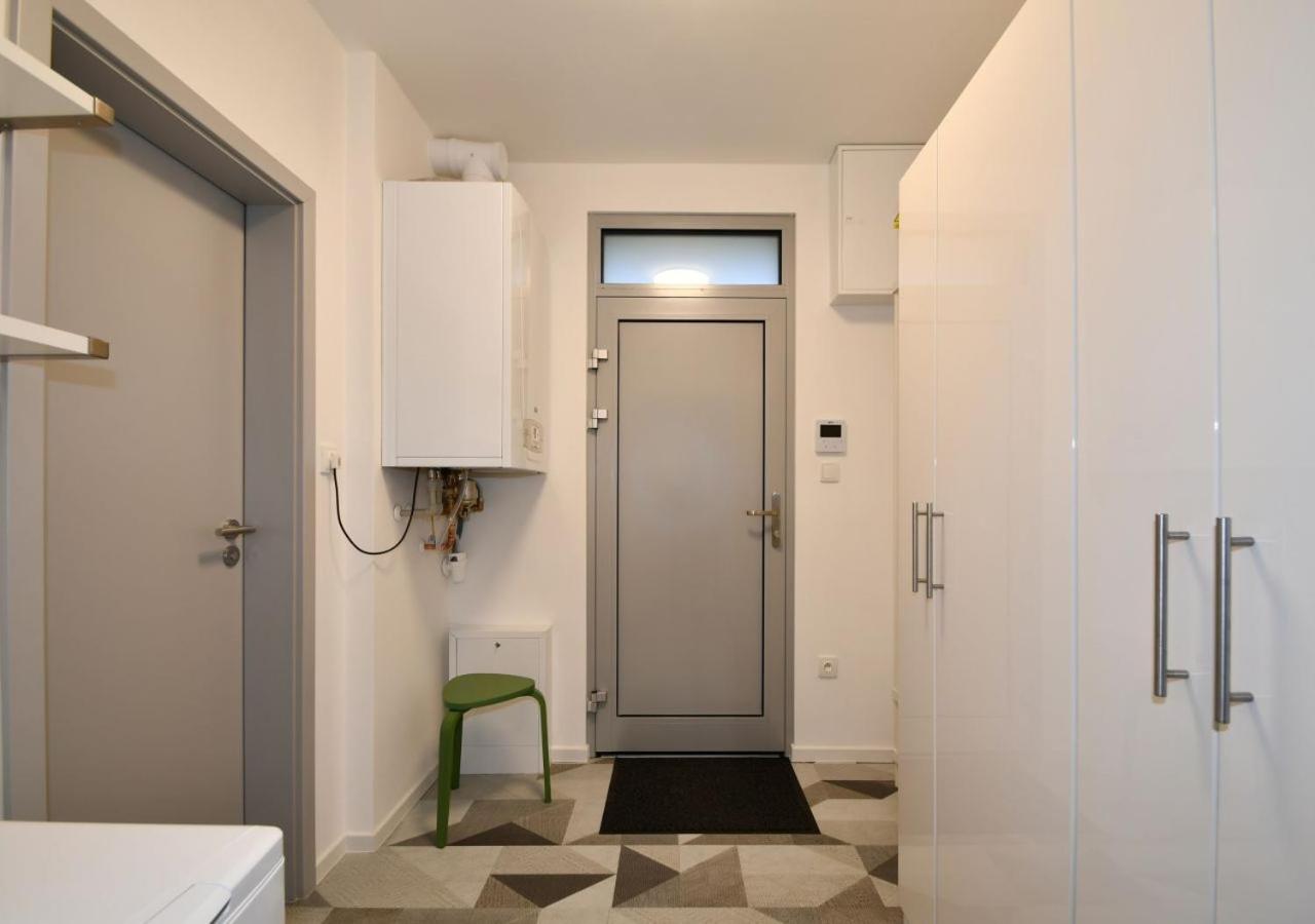 EFI Residence Holzova 28