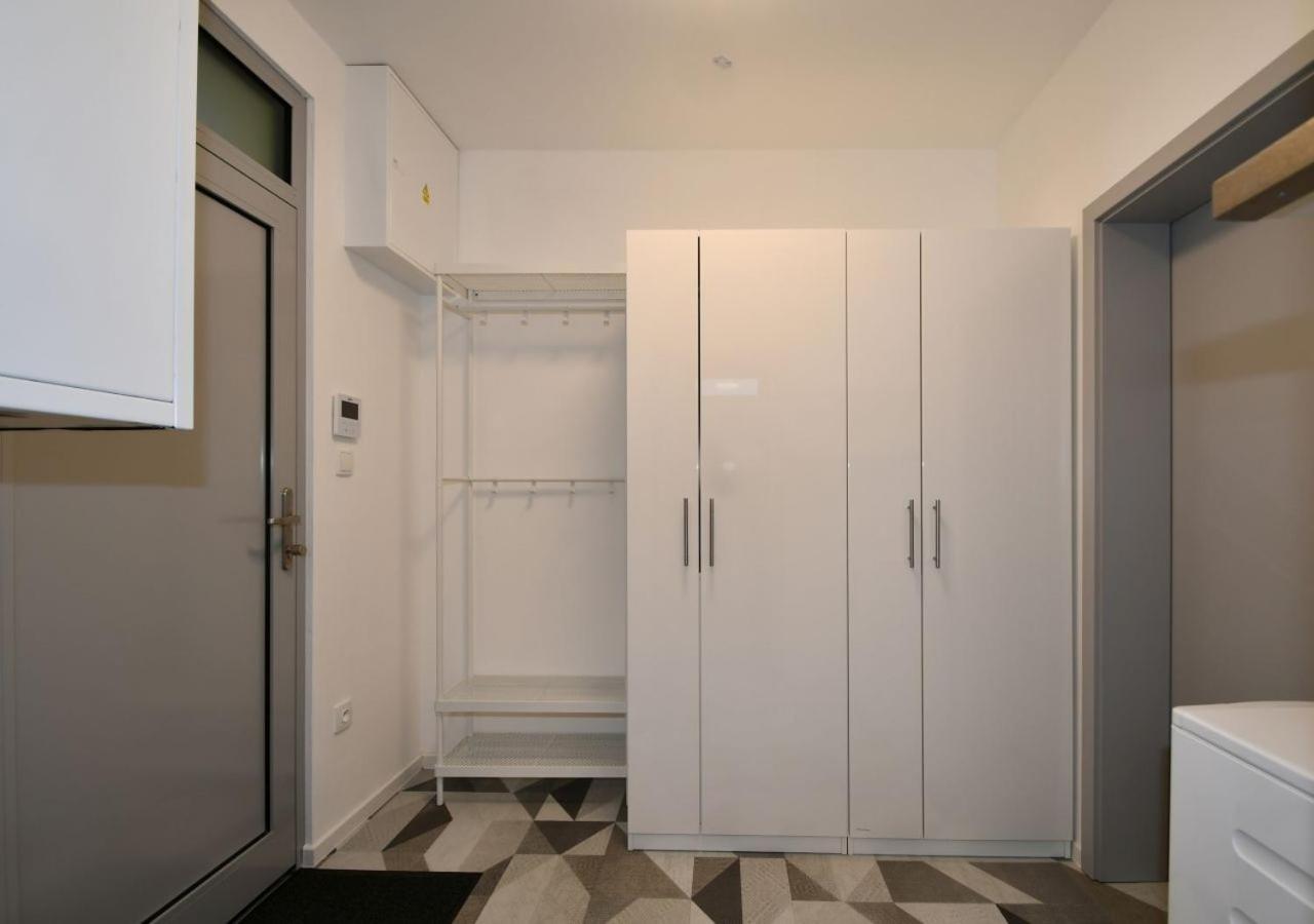 EFI Residence Holzova 28