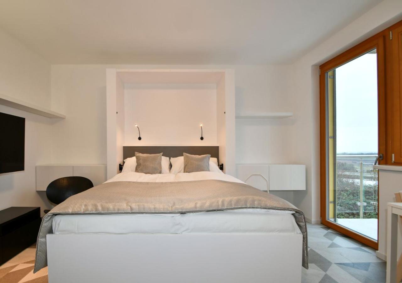 EFI Residence Holzova 28