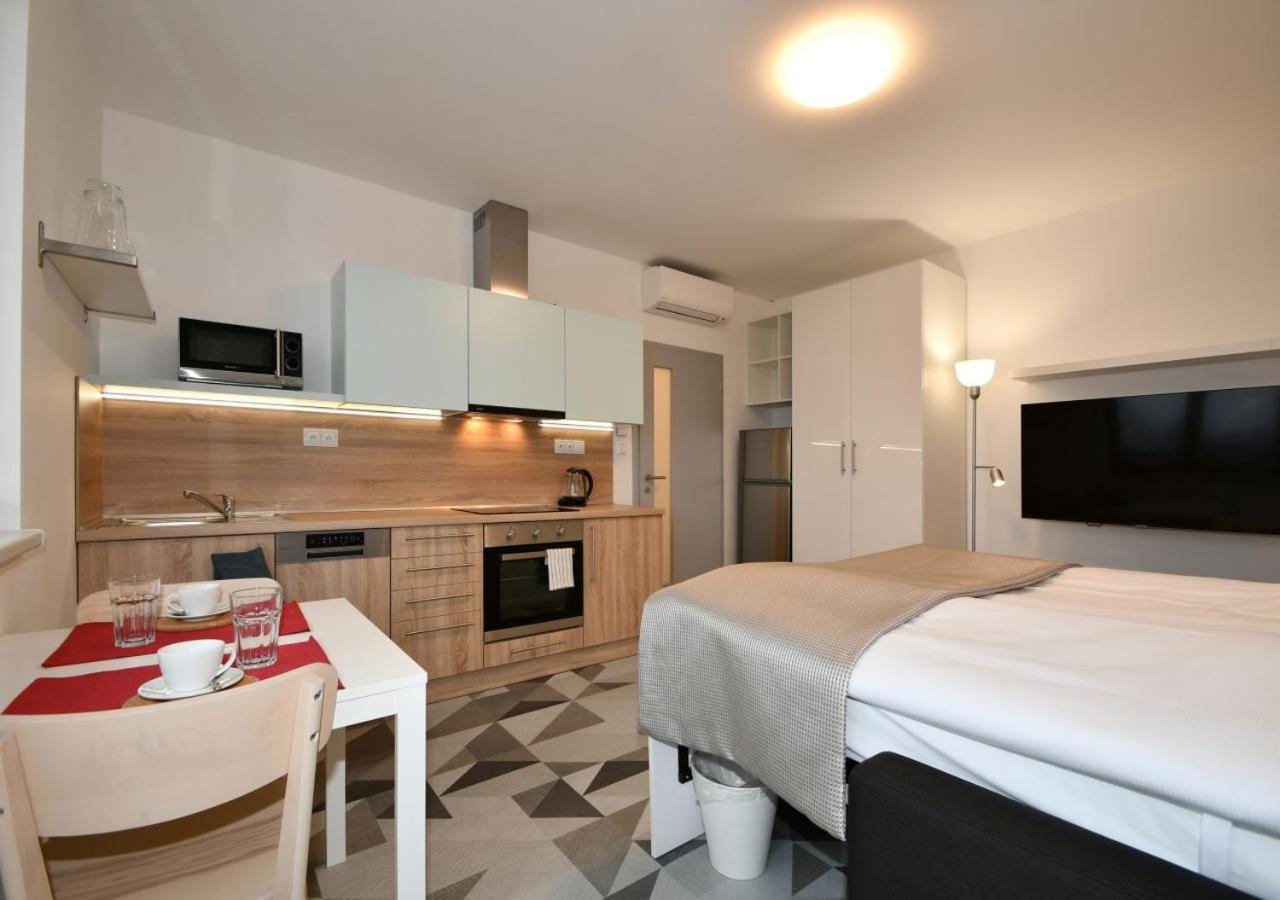 EFI Residence Holzova 28