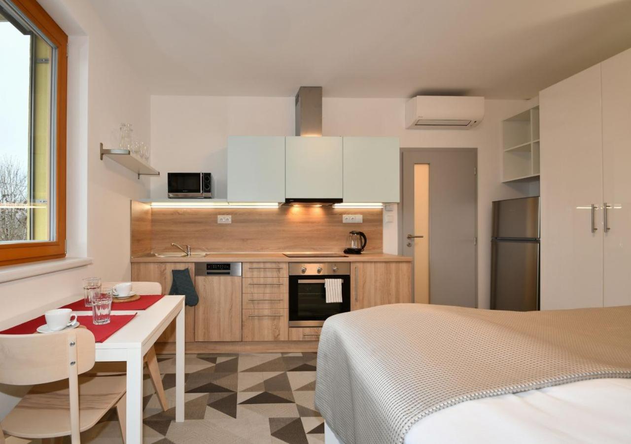 EFI Residence Holzova 28