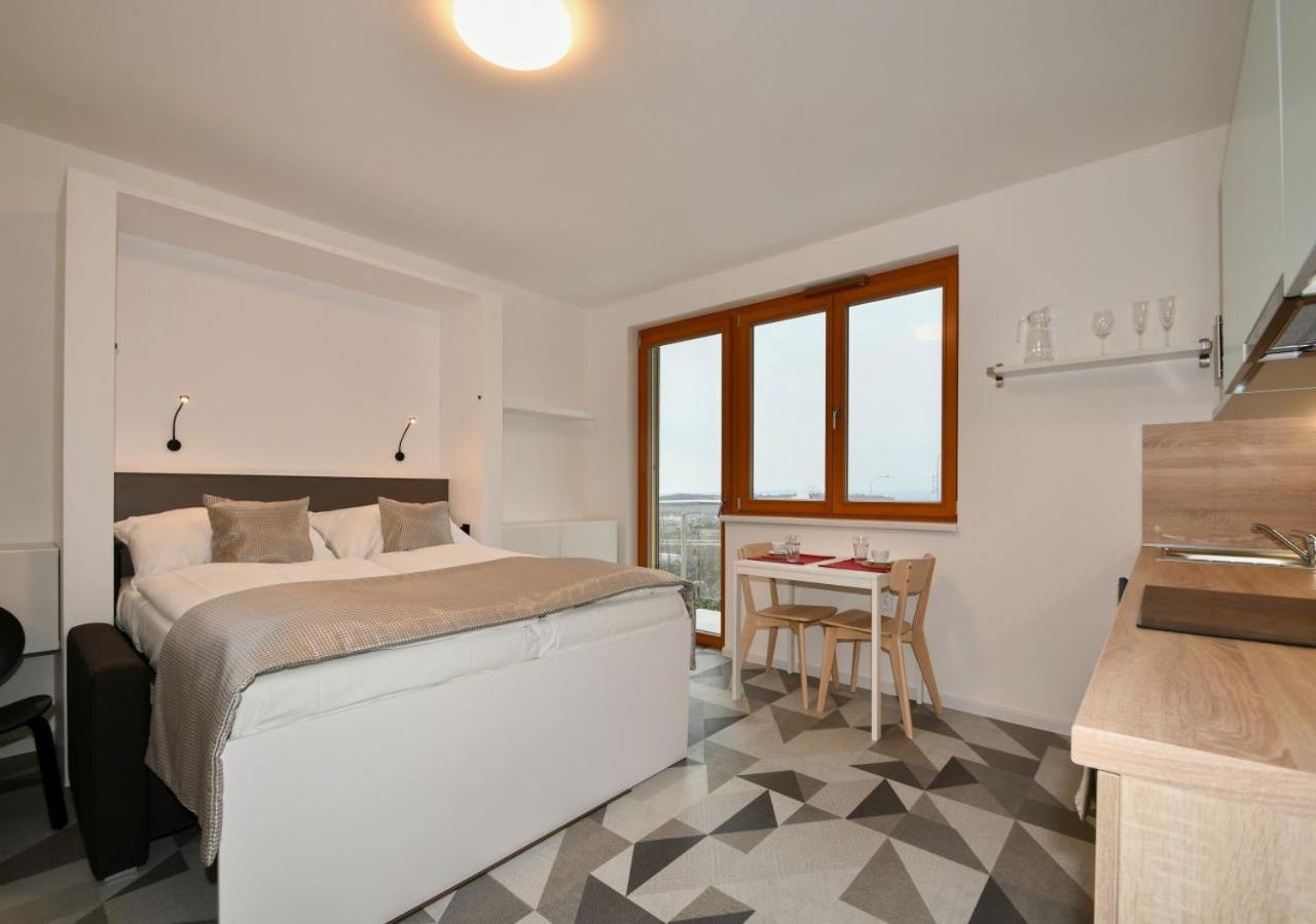 EFI Residence Holzova 28