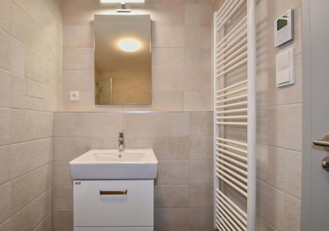 EFI Residence Holzova 28