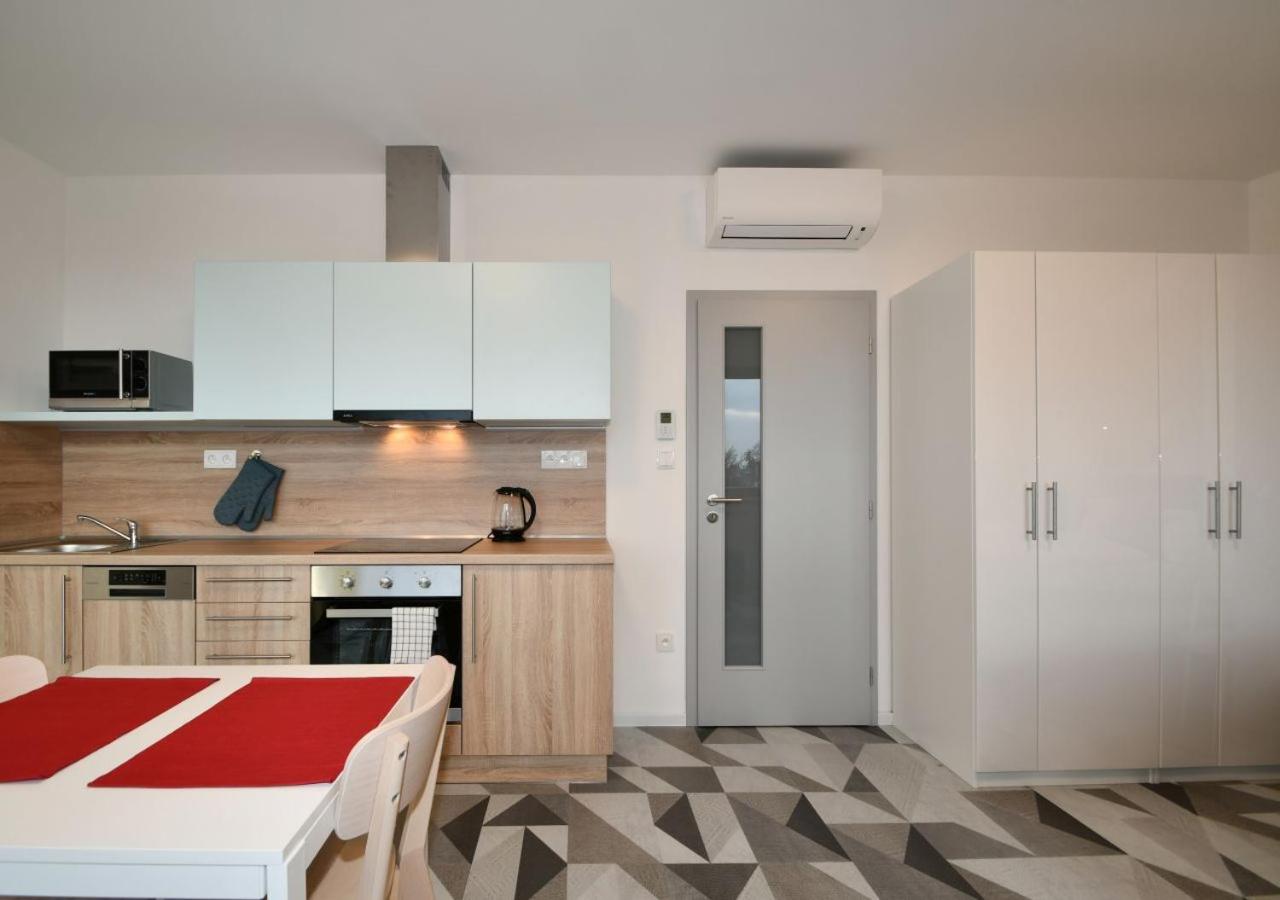 EFI Residence Holzova 28