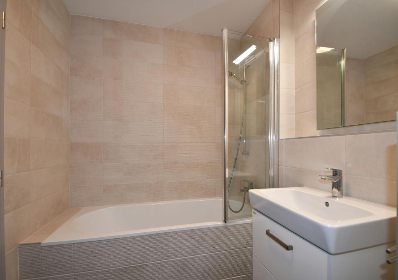 EFI Residence Holzova 28
