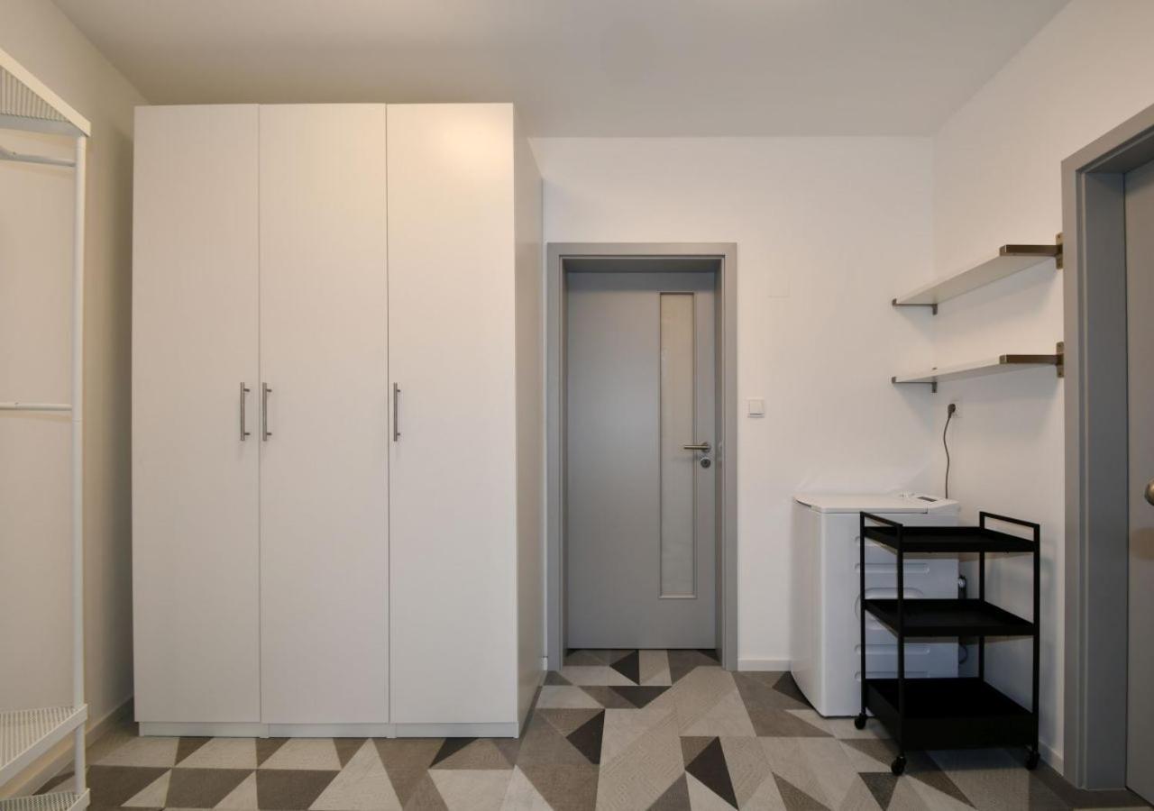 EFI Residence Holzova 28