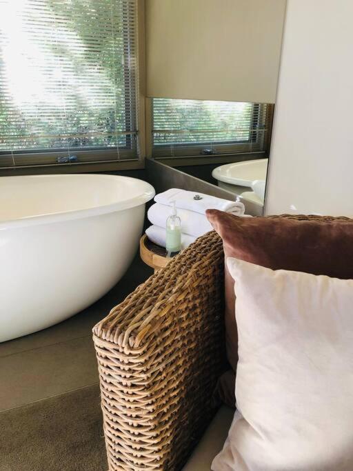Hepburn hideaway studio