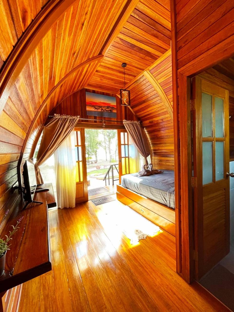 Mumsa Beach Resort & Restaurant