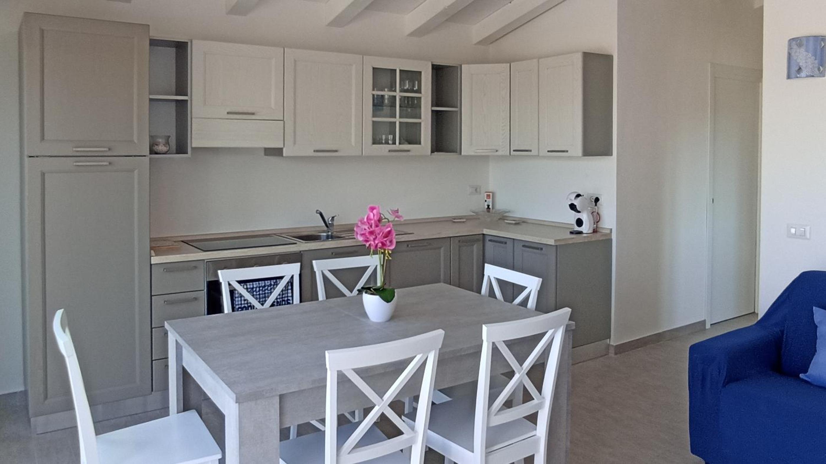 Welcomely - White Terrace - Condominio AcquaLife view 4