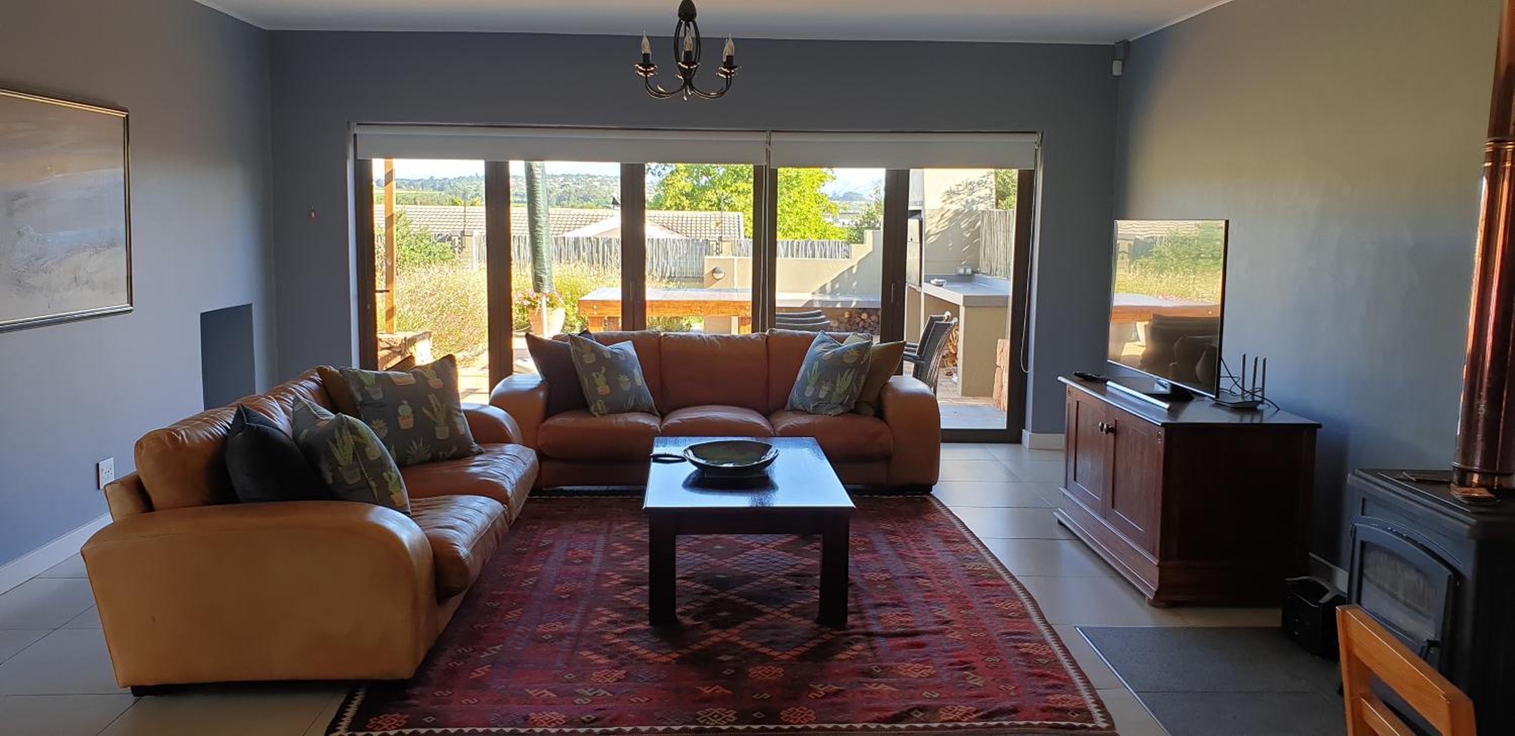 Modern spacious home in heart of Cape Winelands view 3