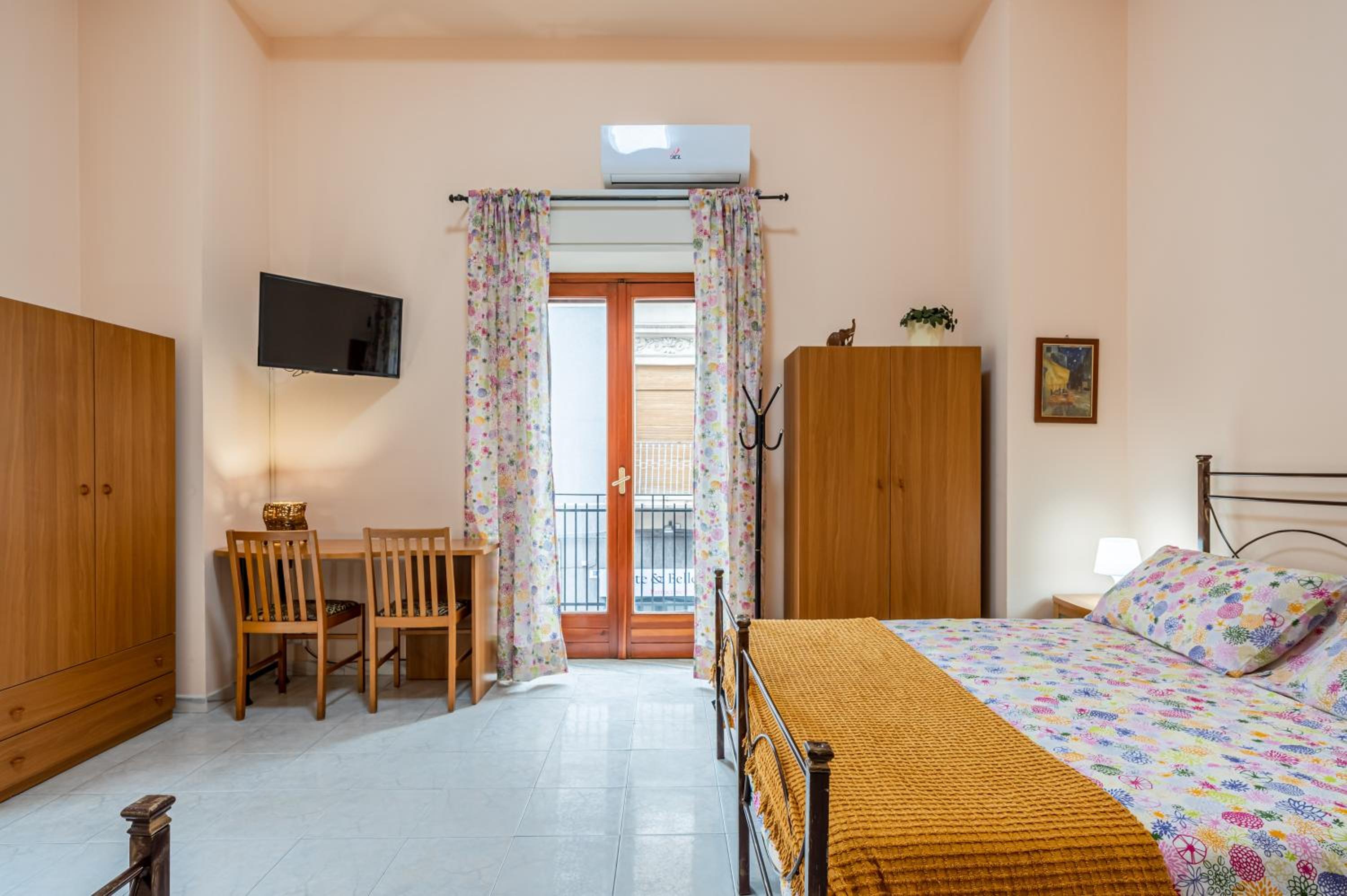 GuestHost - Catania Central and Comfy Apartment