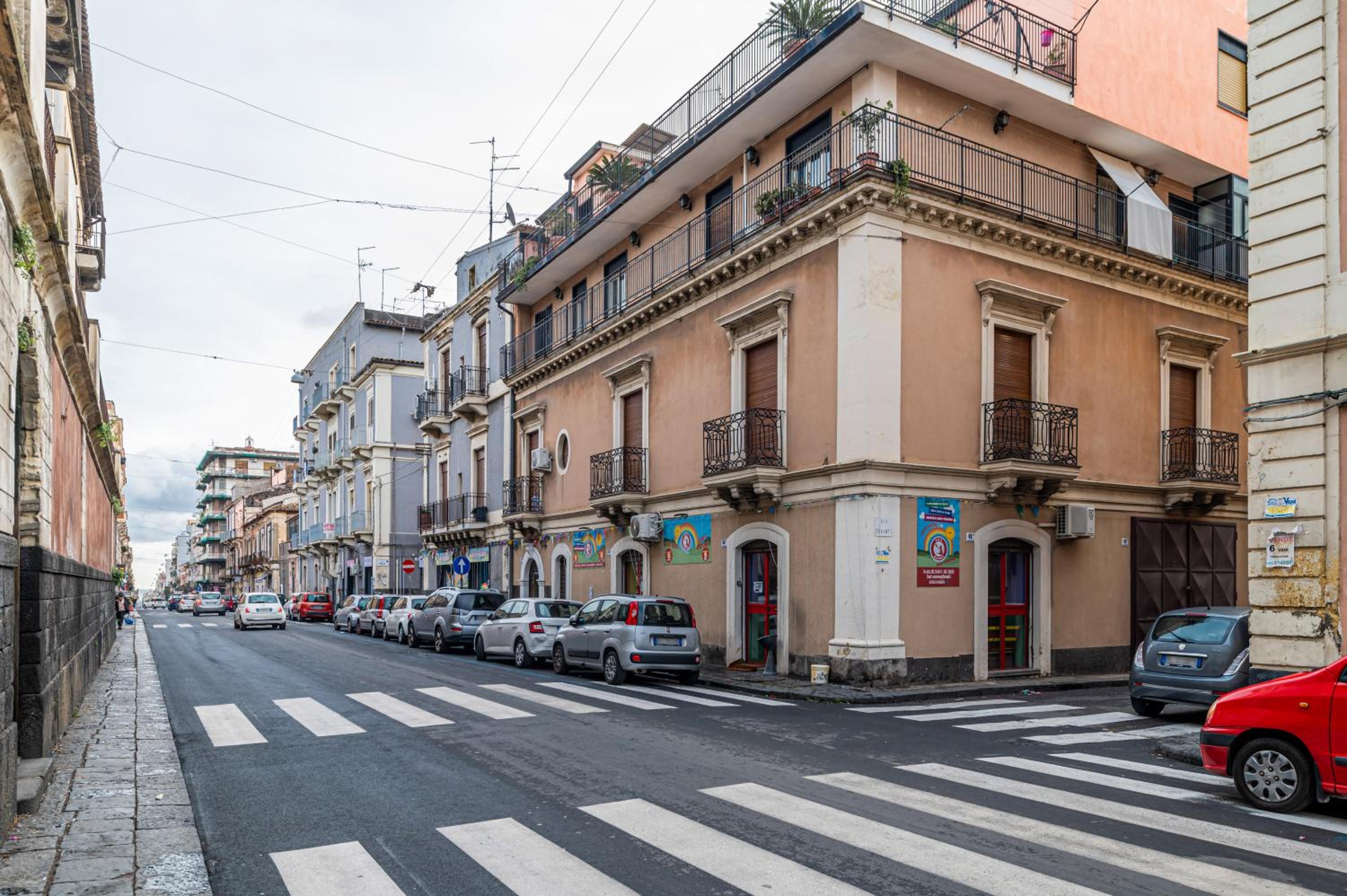 GuestHost - Catania Central and Comfy Apartment