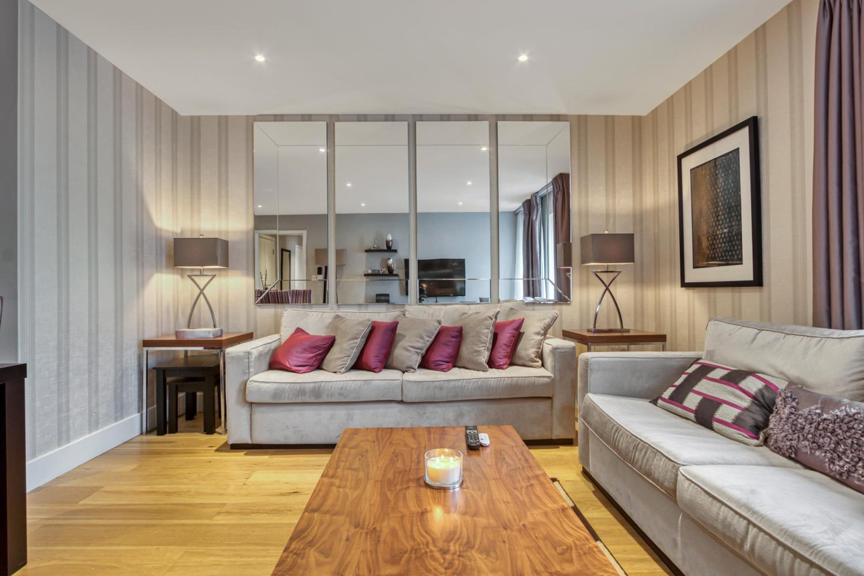 Modern 2 bedroom & 2 bathroom apartment in Fulham
