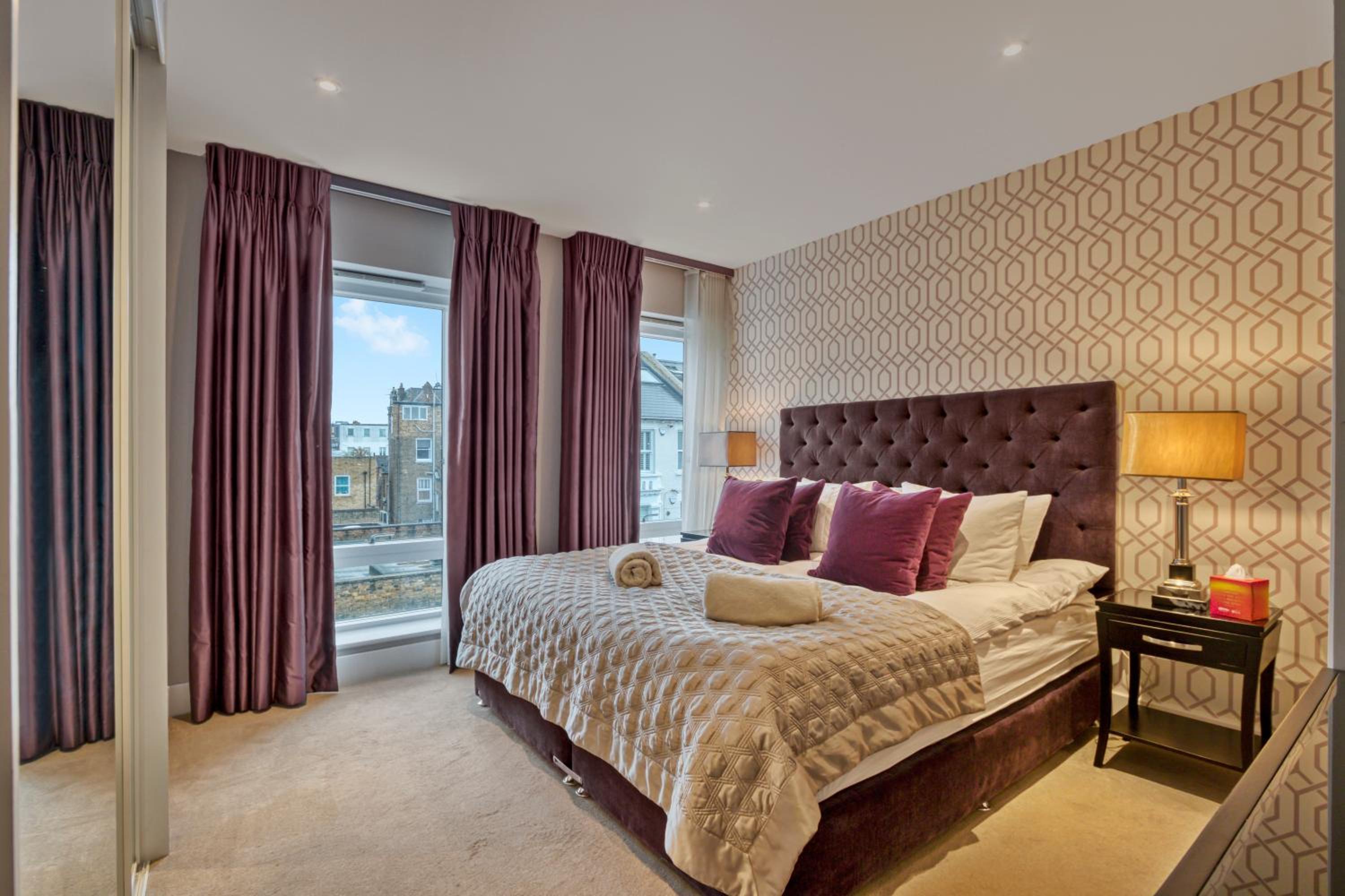 Modern 2 bedroom & 2 bathroom apartment in Fulham