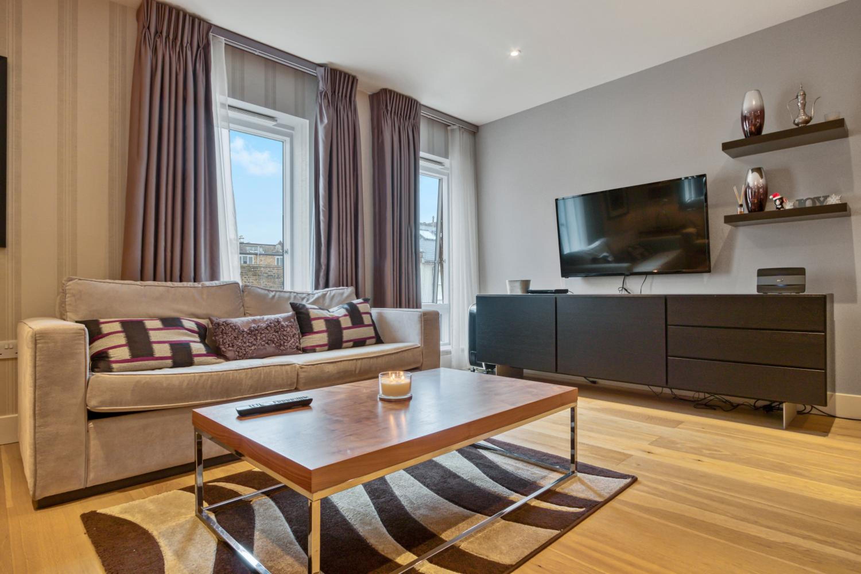Modern 2 bedroom & 2 bathroom apartment in Fulham