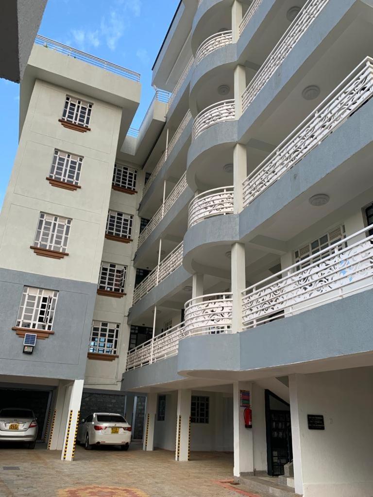 Rorot 2 bdrm stay located Annex home away(bright) view 4