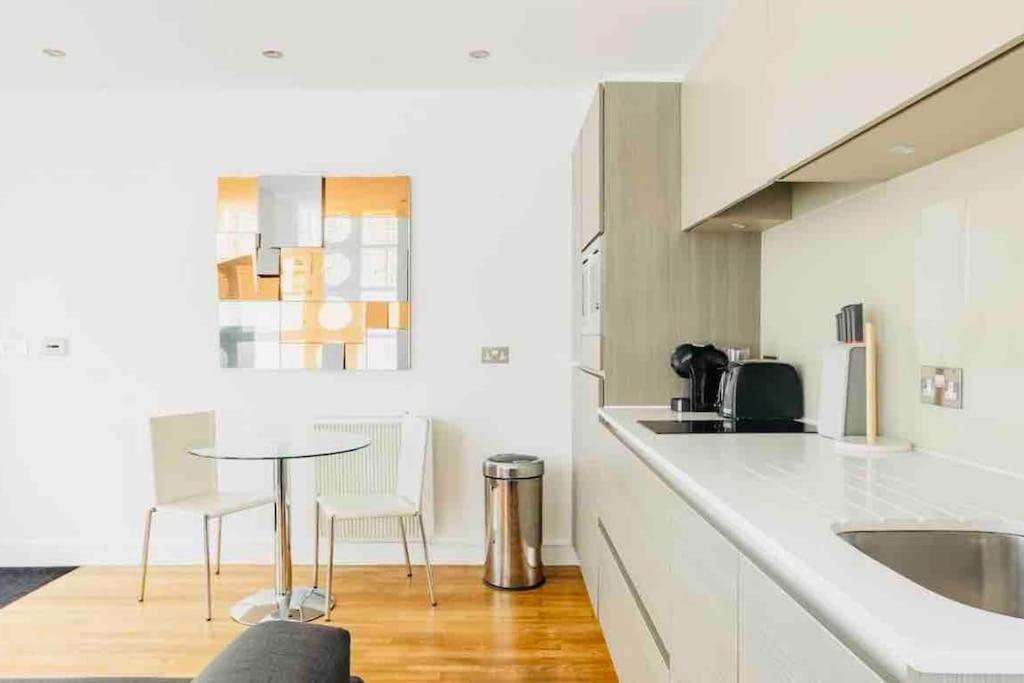 Canary wharf Luxury apartment
