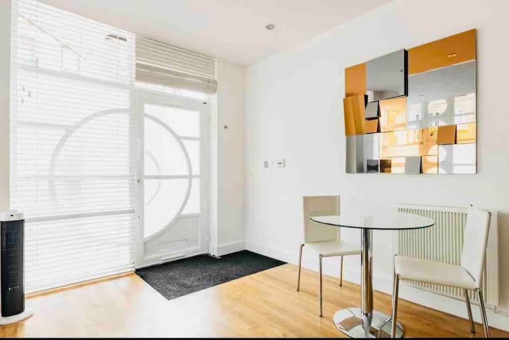 Canary wharf Luxury apartment