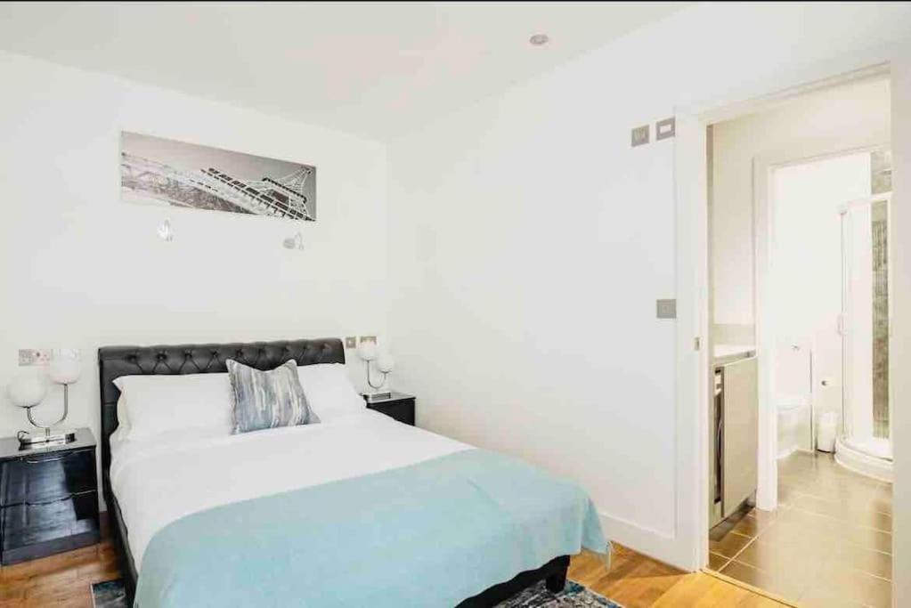 Canary wharf Luxury apartment