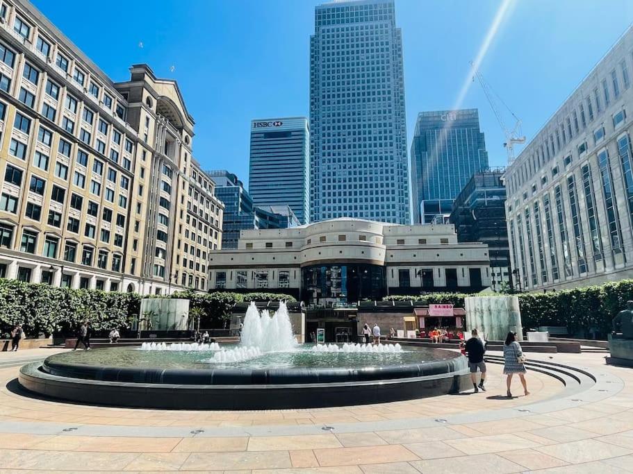 Canary wharf Luxury apartment
