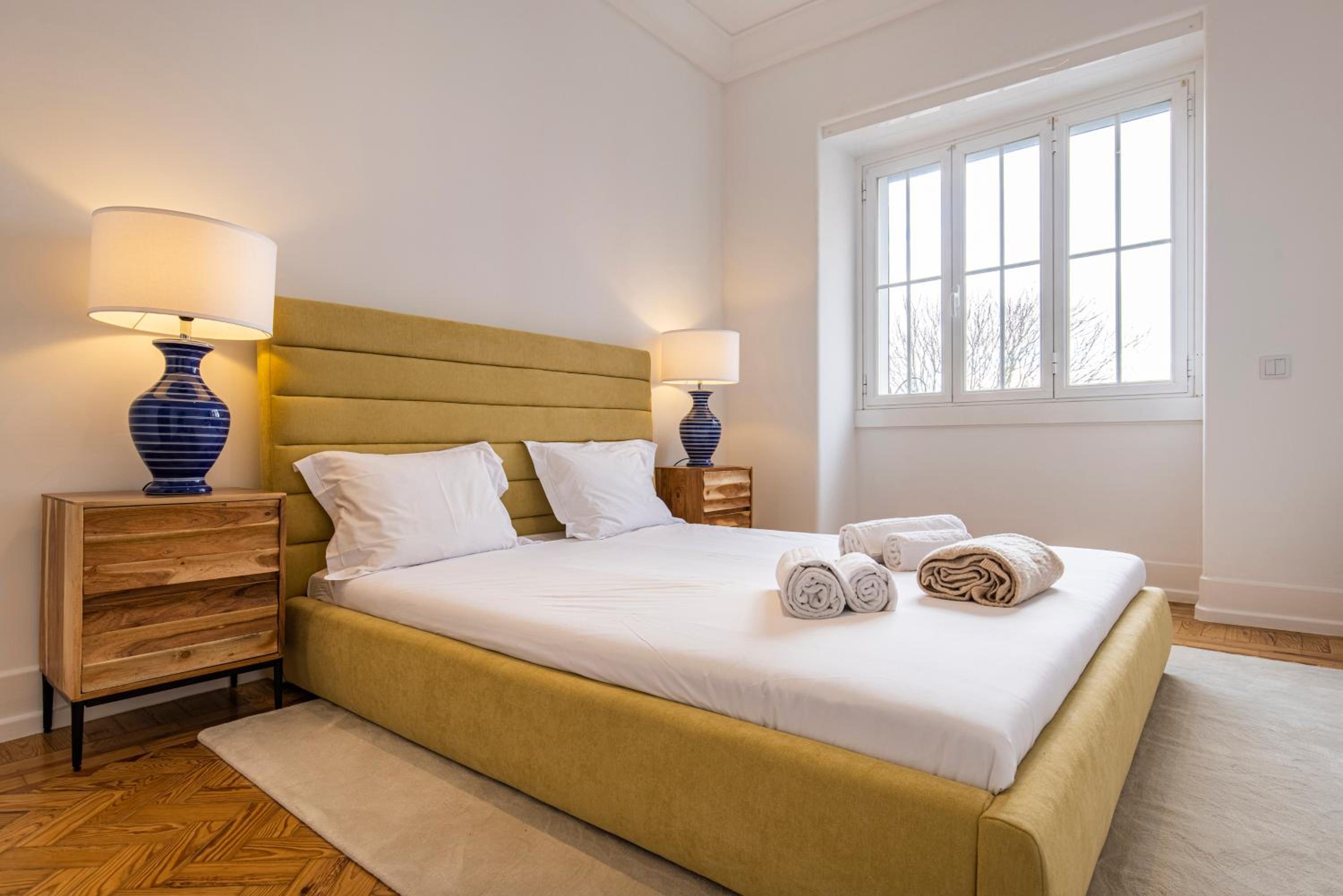 Magnificent 4BDR Apartment in Lisbon by LovelyStay view 3