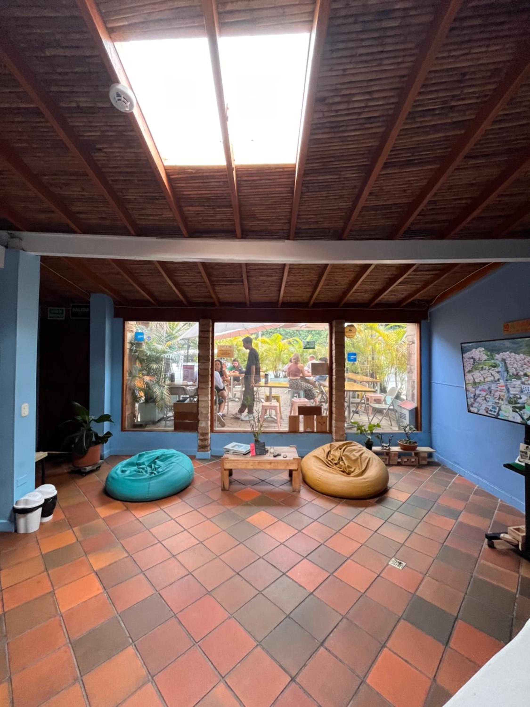 Yolo Hostel Medellin