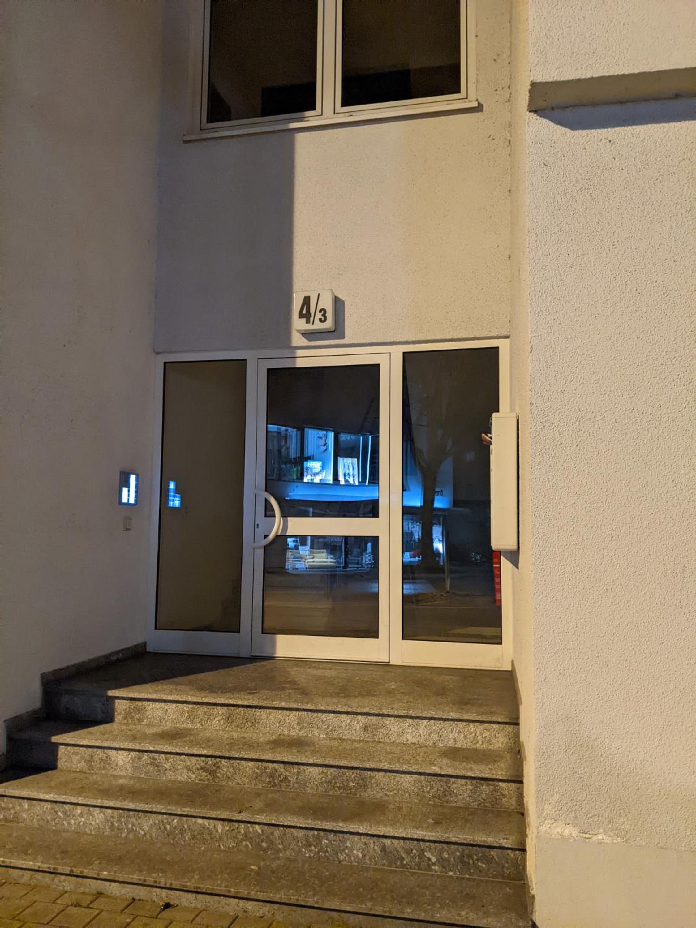 Cozy Apartment with Parking Garage near Outlet view 4