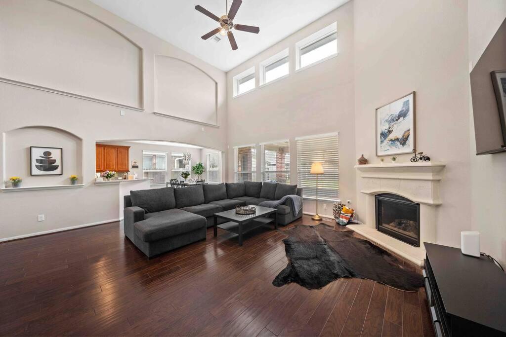 Houston House~Sleeps 16~Arcade Style Game Room view 3