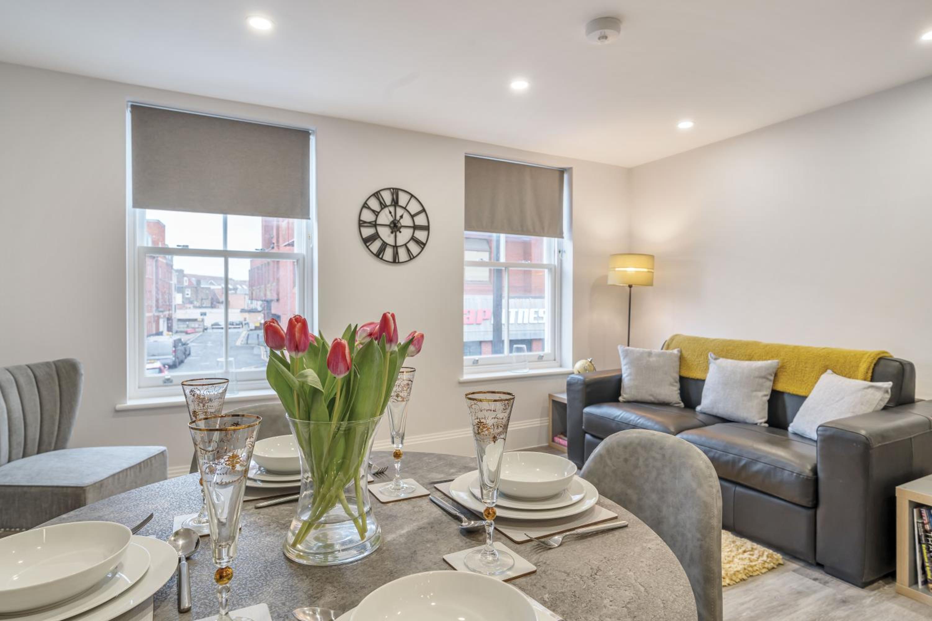 Central Windsor 1BR, Steps from Attractions view 5