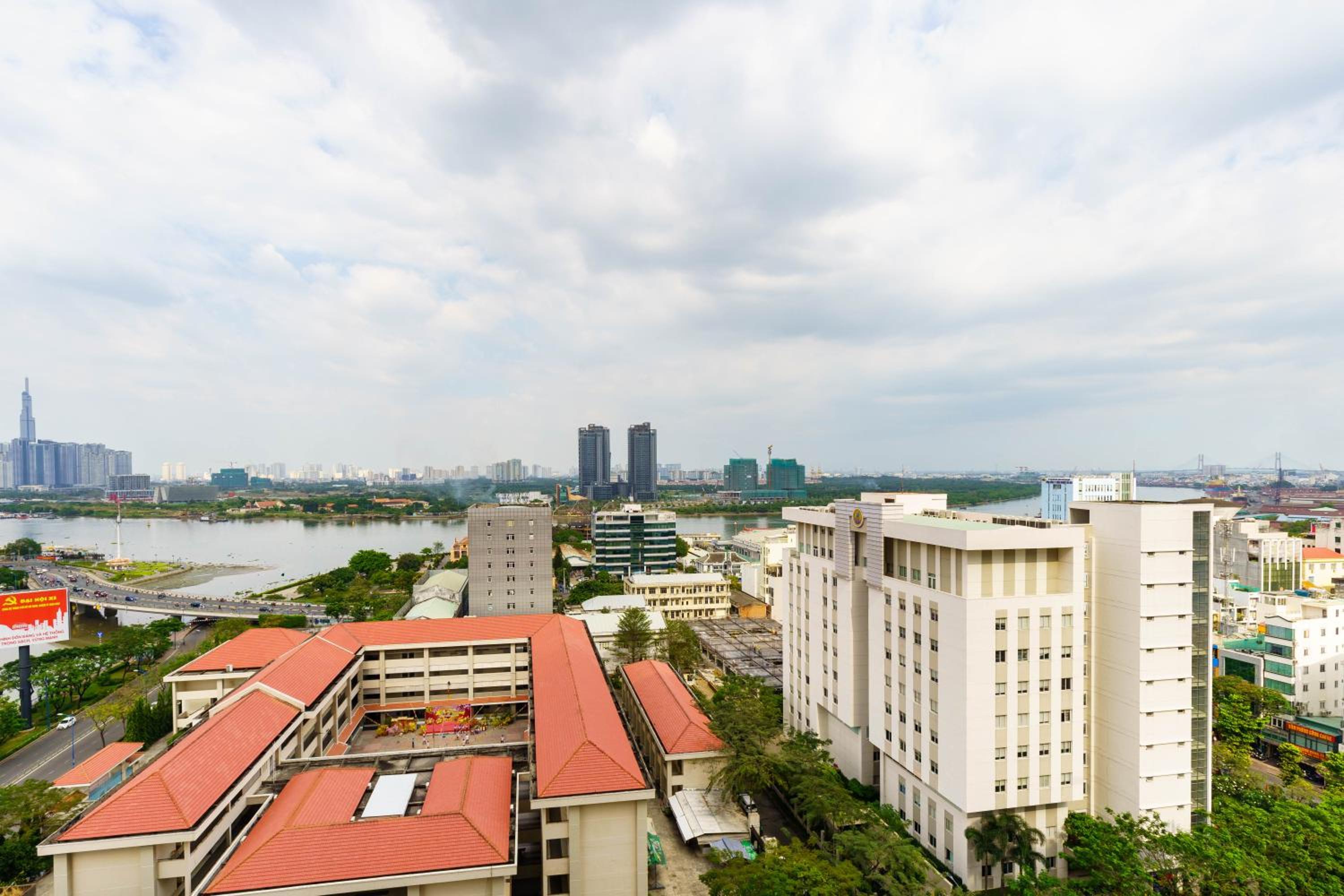 Saigon Royal Apartment 2 bedrooms amazing view for over 30 nights