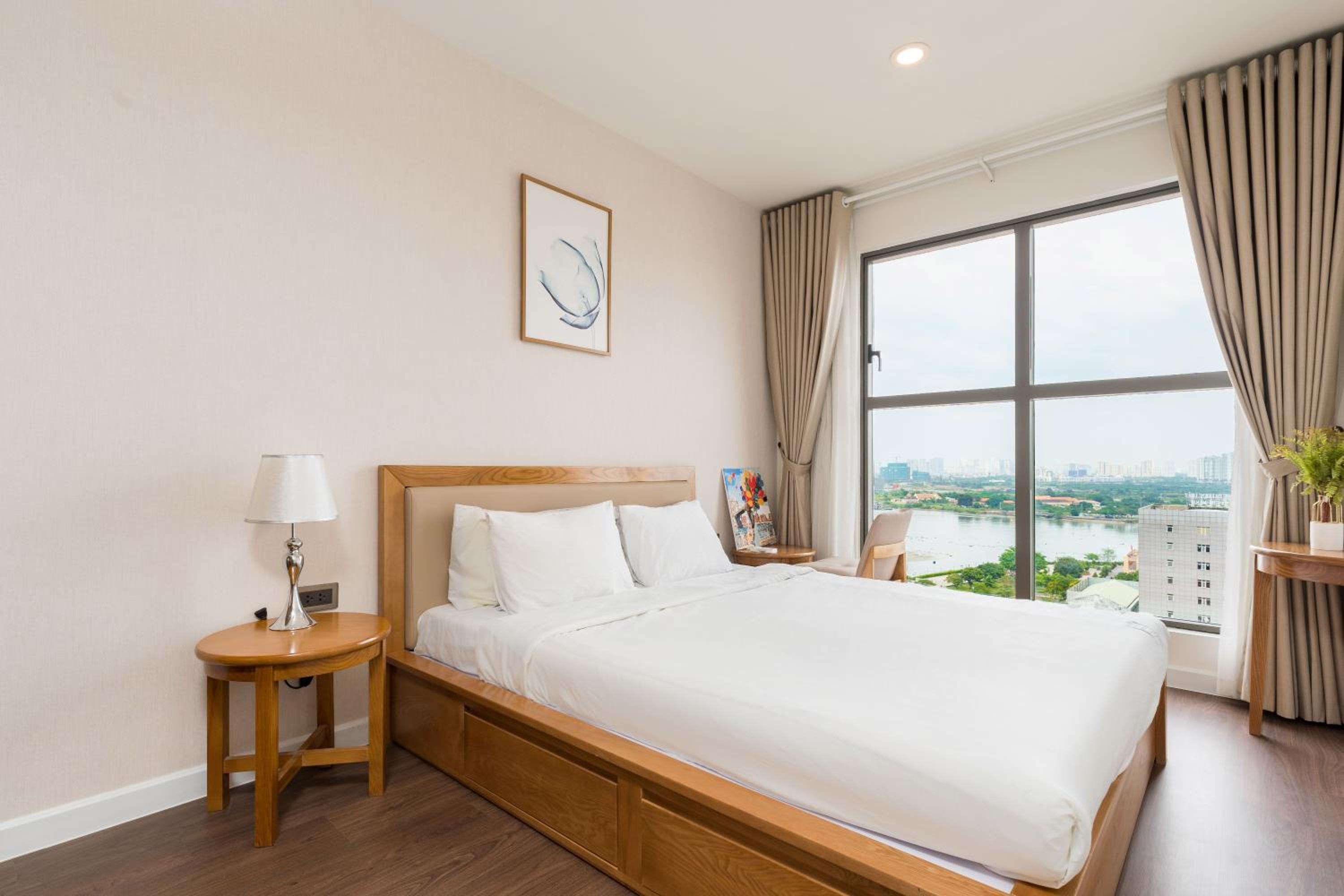 Saigon Royal Apartment 2 bedrooms amazing view for over 30 nights
