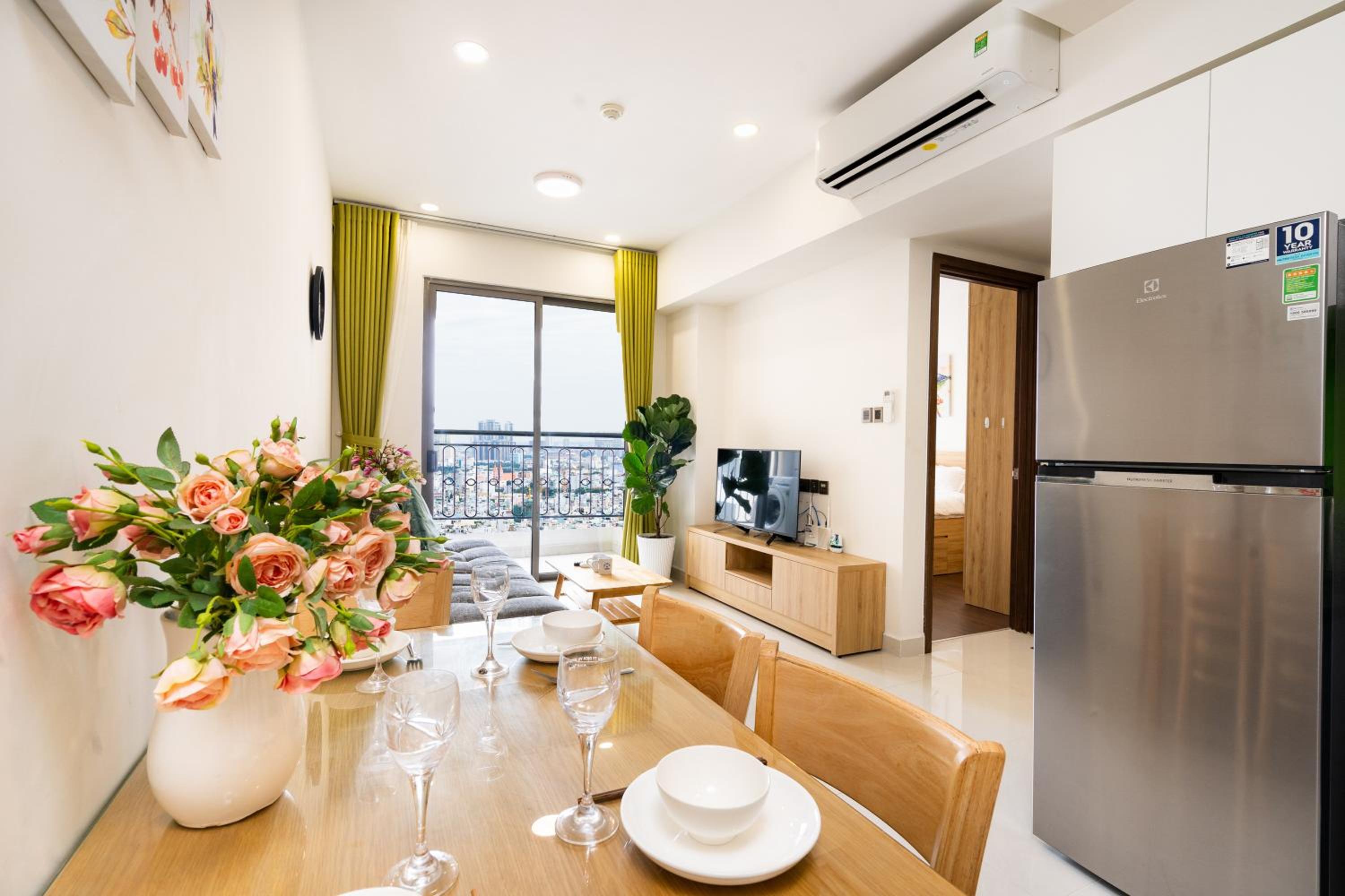 Saigon Royal Apartment 2 bedrooms amazing view for over 30 nights