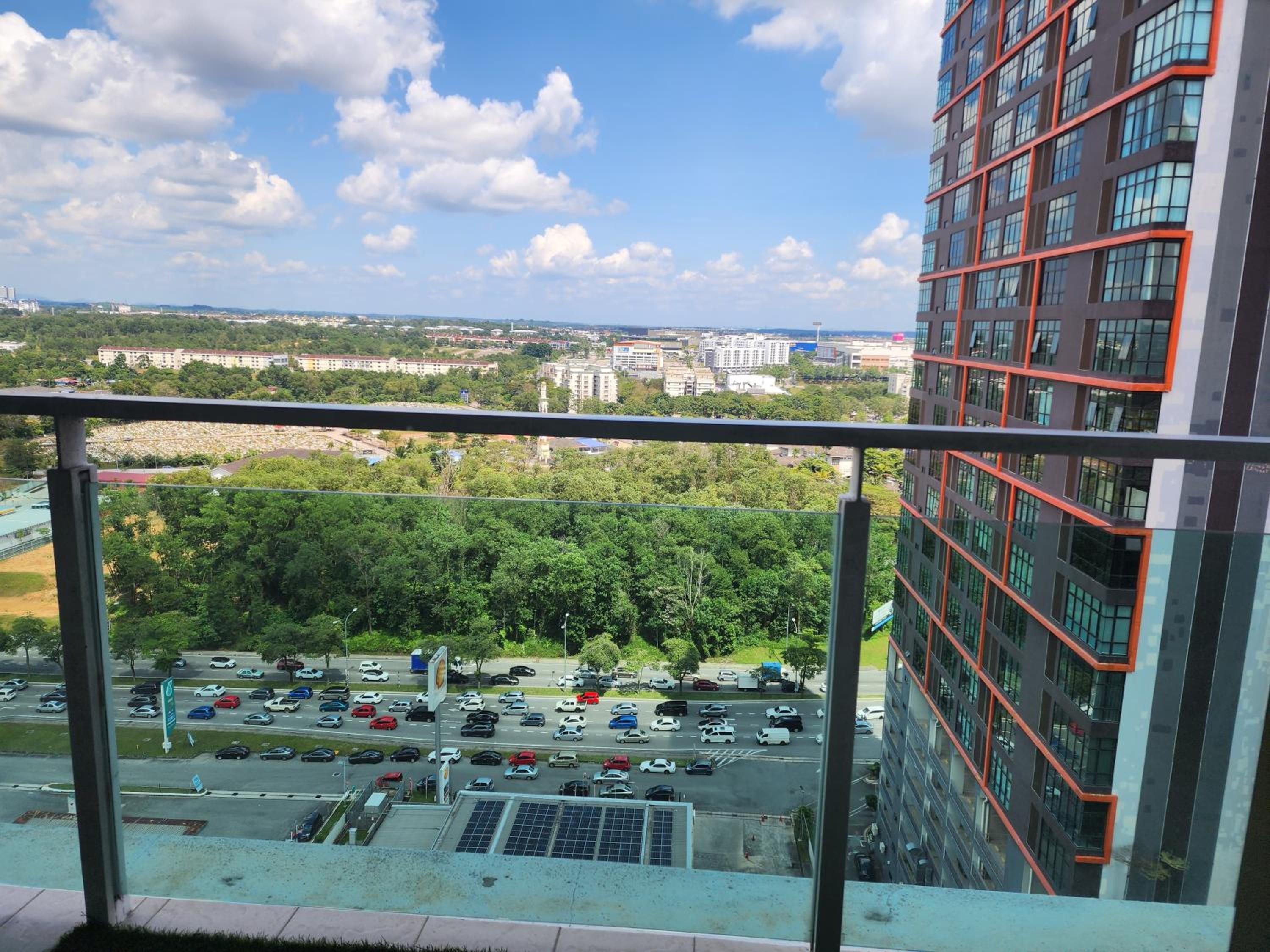 17-Mount Austin Palazio high floor 2/3pax beautiful street view