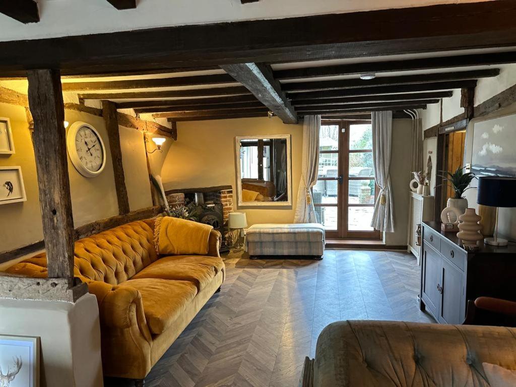 Arms Cottage